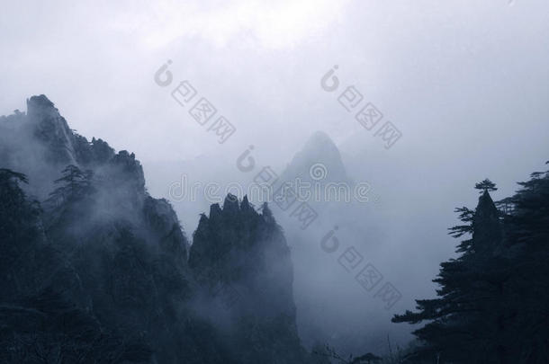 摘要和安徽地区中国山