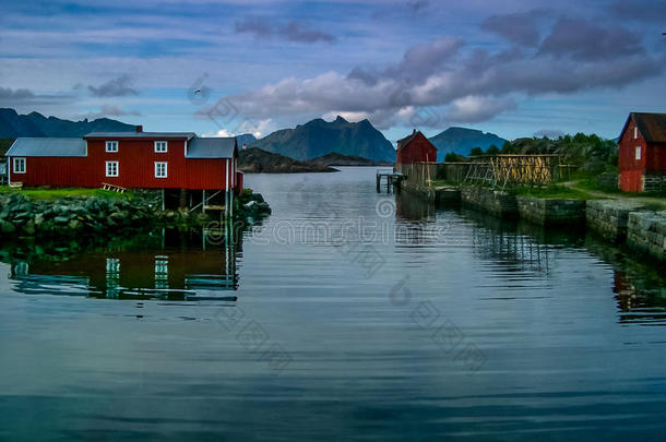 在斯坦森德，洛芬，挪威的捕鱼建筑