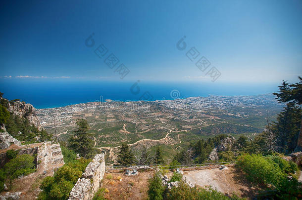 塞浦路斯圣哈门利昂城堡遗址。 <strong>暑假</strong>休息。 <strong>假期</strong>，<strong>假期</strong>。 和海家人一起度假