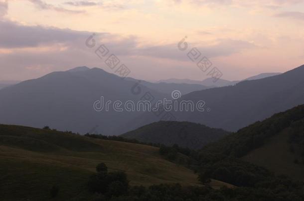 美丽的夏季景观在美国，北卡罗莱纳州山区，国家公园，美国