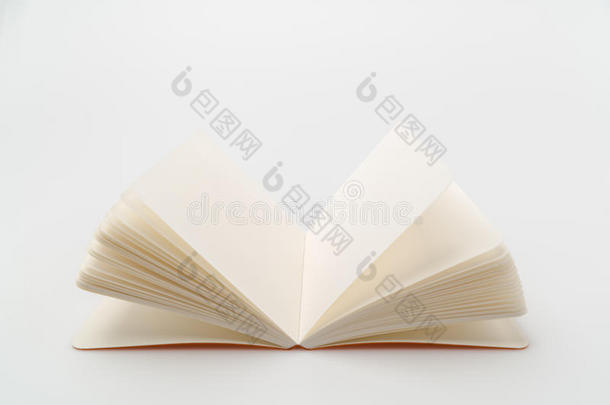 空白目录，小册子，杂志，书籍模拟白色背景。