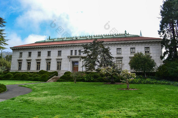 加州大学校园的加利福尼亚大厅