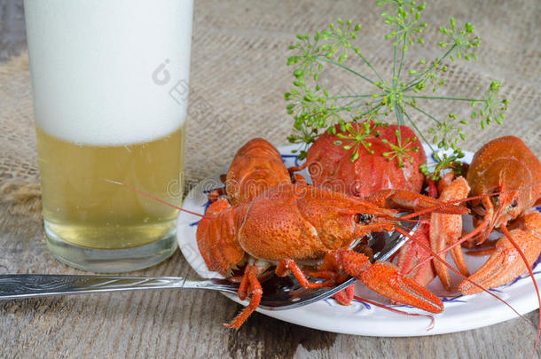 煮熟的淡水小龙虾，配酒和啤酒