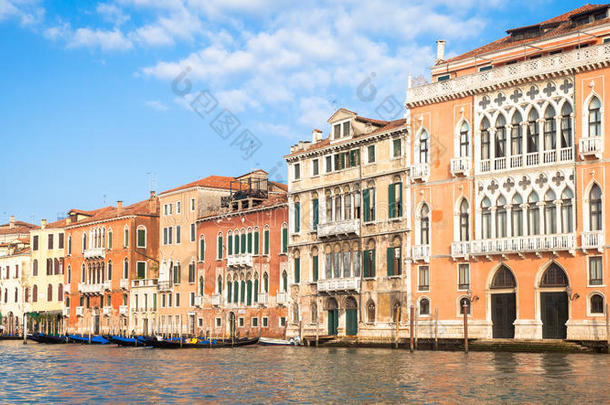 300年历史的威尼斯宫殿正面从运河格兰德