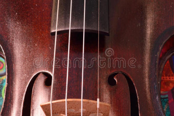 古董小提琴特写，极端宽屏大小。