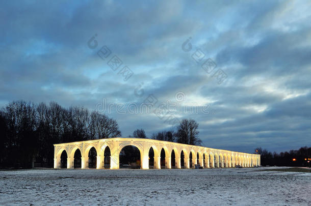 俄罗斯维利基诺夫哥罗德雅罗斯拉夫<strong>庭院古代</strong>贸易带照明拱廊建筑景观