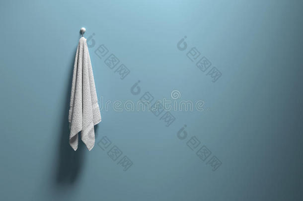 三维渲染：一条干净的白色毛巾挂在蓝色的粉墙上，光影，复制空间