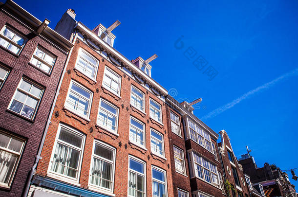 荷兰阿姆斯特丹-2016年8月15日：阿姆斯特丹市中心特写的著名建筑。 一般景观城市景观