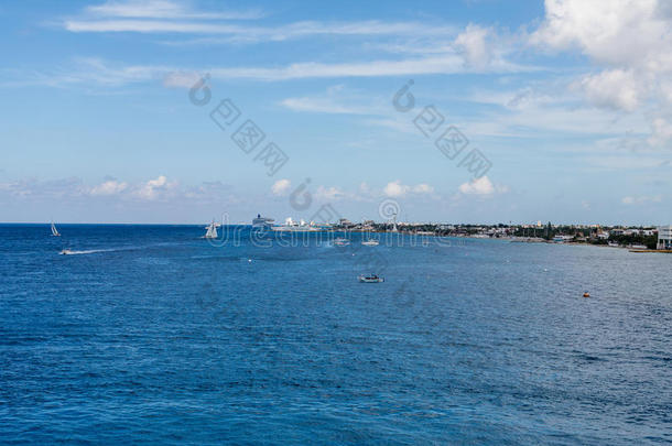 科祖梅尔海岸的船只和船只
