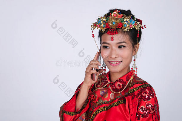 中国新娘打电话