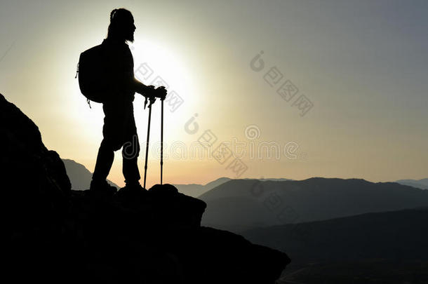 登顶登山者