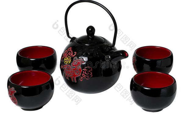 陶瓷茶壶是一杯中国风格的茶。