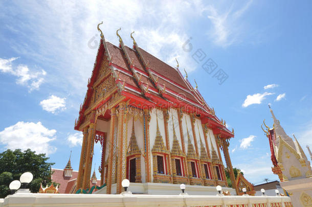 美丽的泰国寺庙，蓝天
