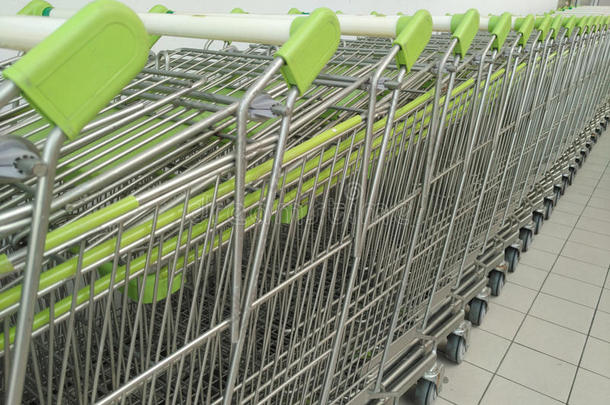 购物车几行组合在商店超市