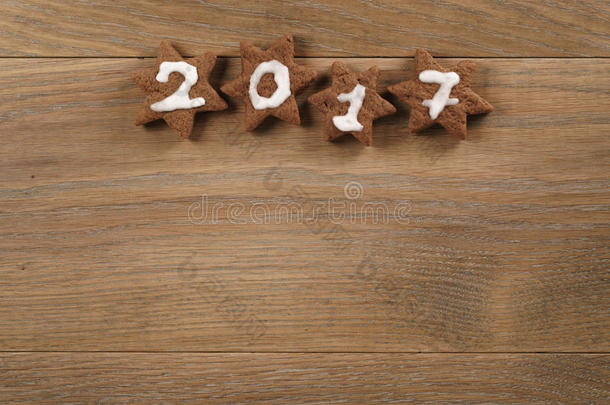 姜饼巧克力饼干与2017年数字为新年