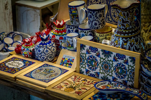 陶瓷，阿拉伯市场上的<strong>礼品店</strong>，耶路撒冷老城