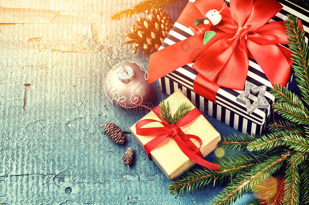 圣诞假期设置与礼物在盒子和节日12月