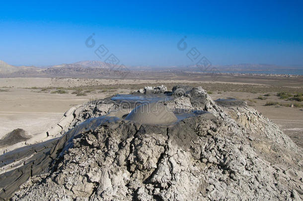 冲破泡沫泥火山，戈布斯坦阿塞拜疆