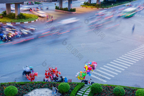 车辆循环在<strong>杭州</strong>交叉口天<strong>桥</strong>，西贡，越南