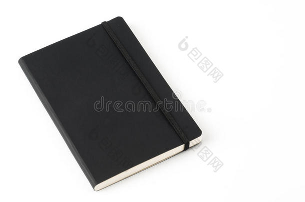 白色背景上隔离的黑色皮革笔记本
