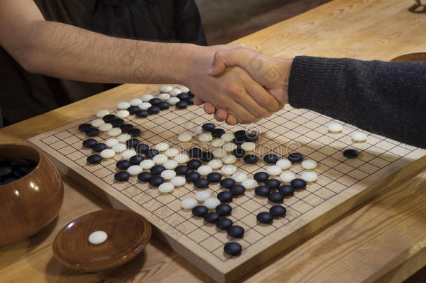 玩围棋或围棋前握手