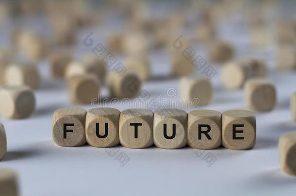 未来-立方体与字母，标志与木制立方体