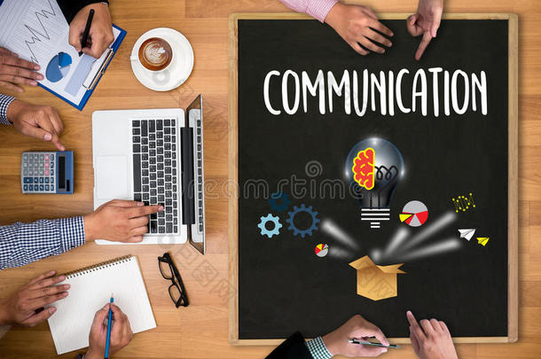 联系沟通思想，沟通联系社会
