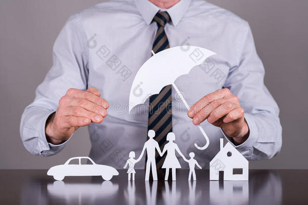 家庭、房屋和<strong>汽车保险</strong>的概念
