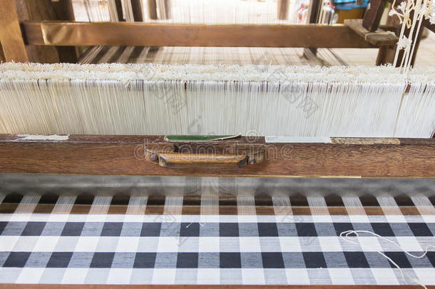 自制丝绸织布机的细节