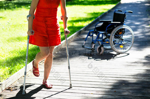 照顾拐杖残疾设备运动