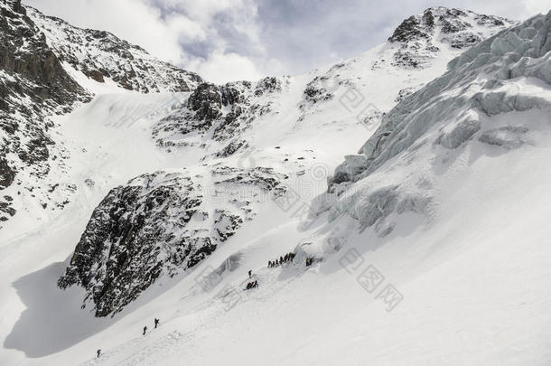 <strong>班级</strong>登山者在冰爬营Aktru训练