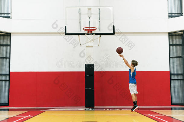 篮球竞技场运动员射击运动比赛概念