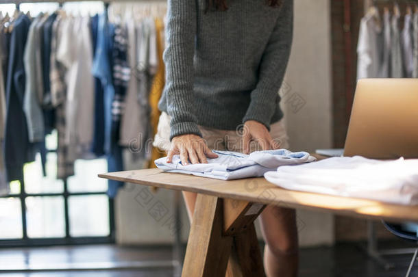 服装店服装服饰时装店风格概念