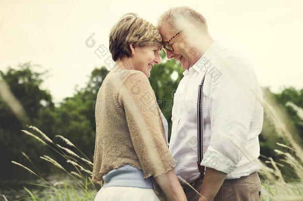老年夫妇浪漫爱情概念
