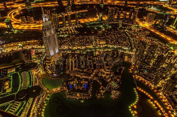 夜间迪拜市中心