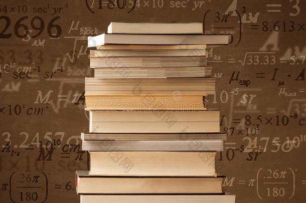 关于老式背景的书和数学公式