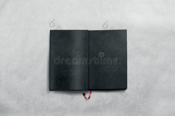 空白打开的书，用黑页展开模拟。