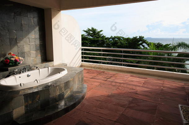 配件亚洲的阳台浴室浴缸