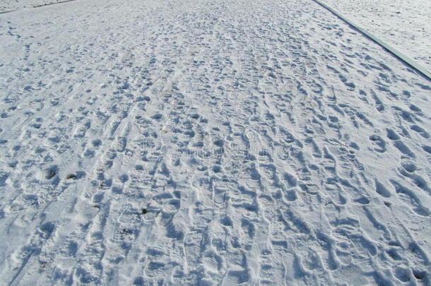 雪上的脚步声