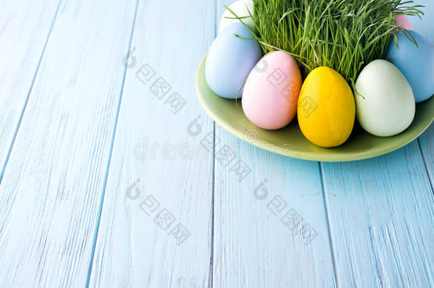 盘子里的复活节彩蛋