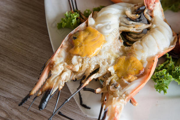 烤鲜河虾，泰国风味食品在泰国餐厅。