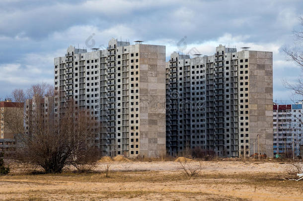 在空置<strong>地段</strong>建造新的多层房屋