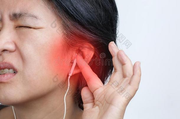 耳机aux.可以支撑危险关于听力损失