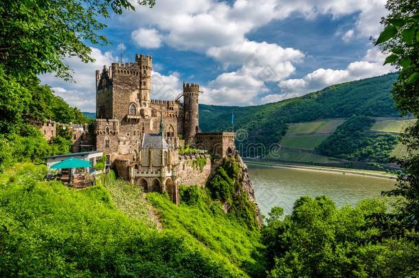 鲁斯坦城堡在莱茵河山谷莱茵河山峡采用德国