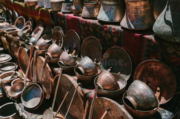 古代的铜商品.跳蚤交易<strong>画展</strong>开幕的前一日耶烈万,亚美尼亚.