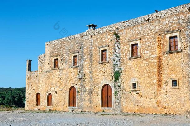 长方形廊柱大厅关于阿卡迪修道院向克利特岛,希腊
