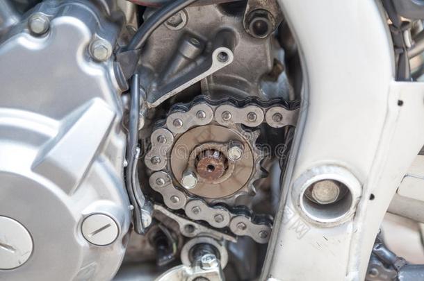 齿轮轮子和链子关于摩托车轮子.
