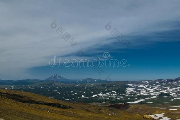 看法向维鲁琴斯基火山从喷火山口穆特诺夫斯基,堪察加半岛Peru秘鲁