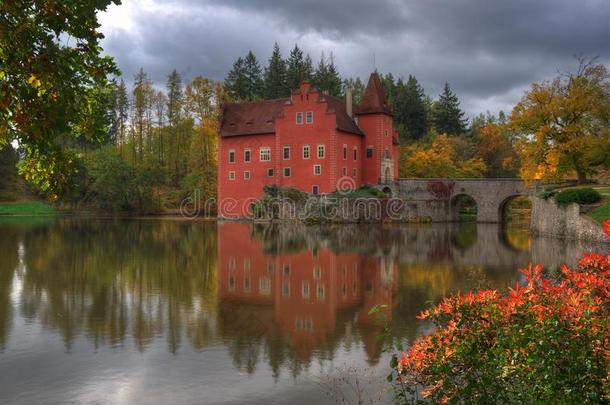 风景在近处红色的/塞韦纳/洛塔城堡,捷克人共和国