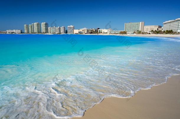 墨西哥的旅游城市坎昆论坛海滩沙漠中的盆地加维奥塔阿祖耳